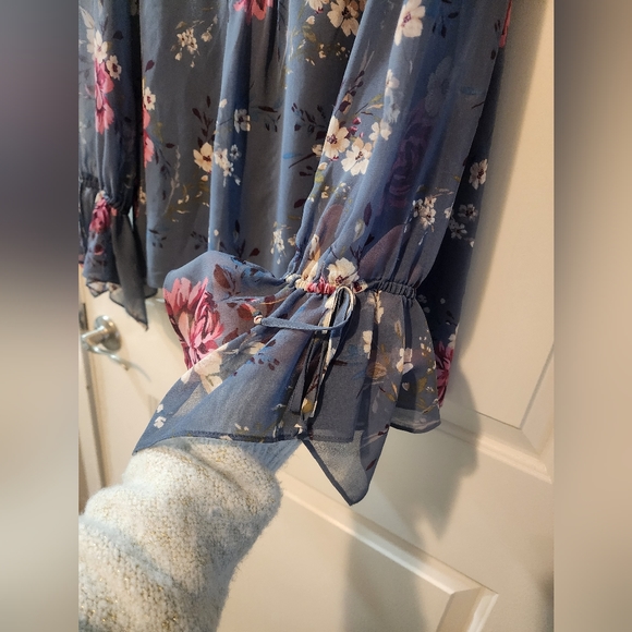 WHBM sheer blouse - Picture 4 of 6